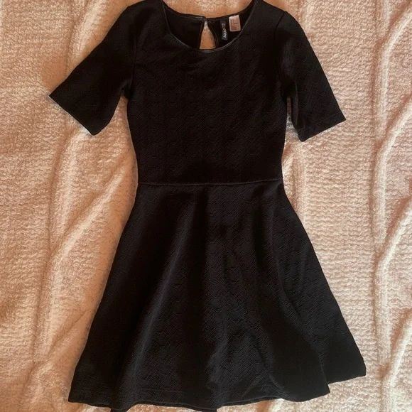 h&m black skater dress Yaki Dress – EN-SELMACILEK main image 0